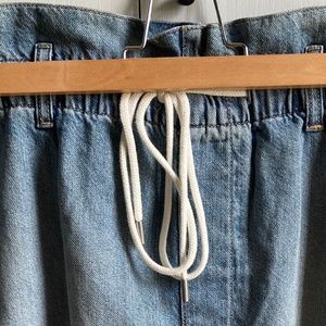 Gap Denim shorts . Size L. NWOT.